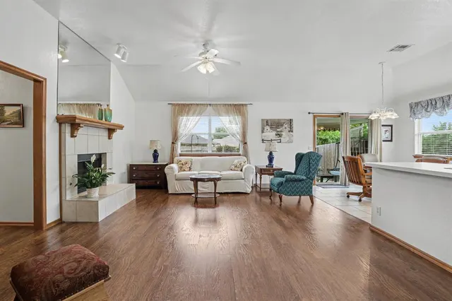 Photo 4 — 227 N Kelly Avenue, Edmond, OK 73003