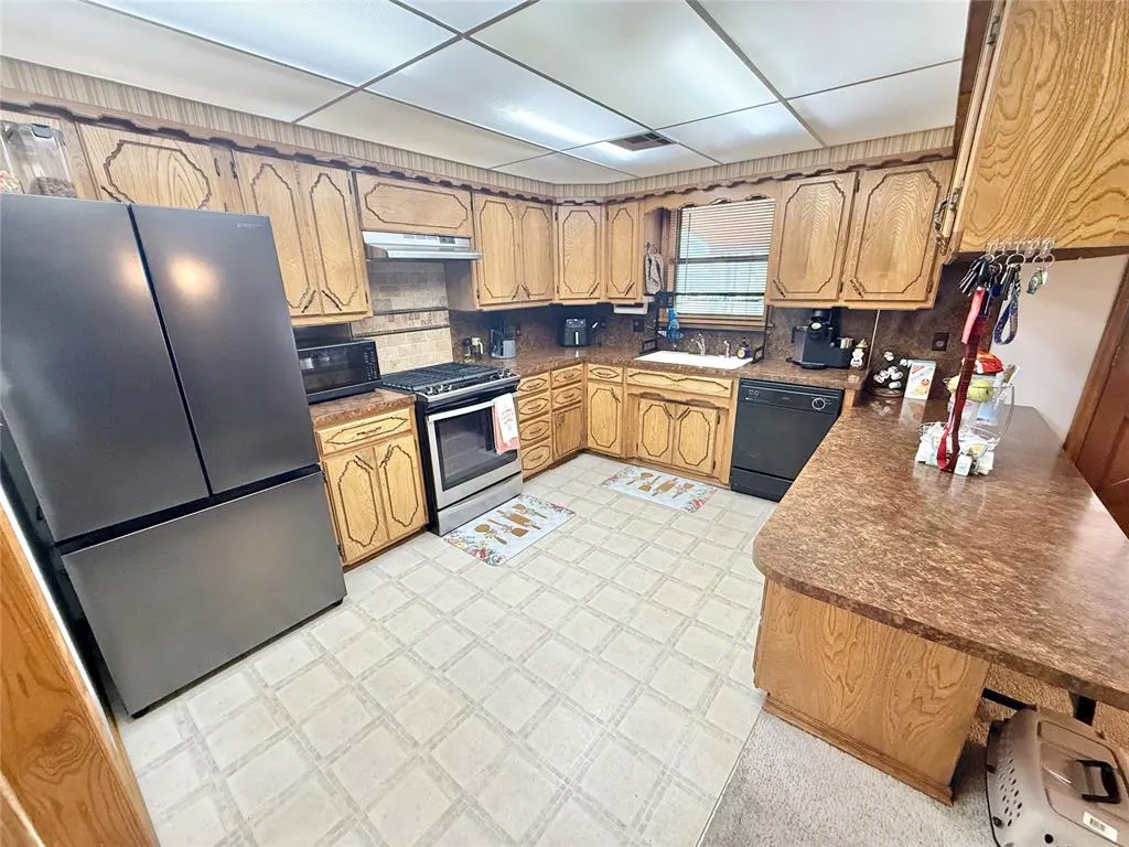 Photo 3 — 905 N Ann Street, Granite, OK 73547