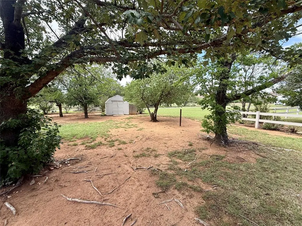 Photo 22 — 905 N Ann Street, Granite, OK 73547
