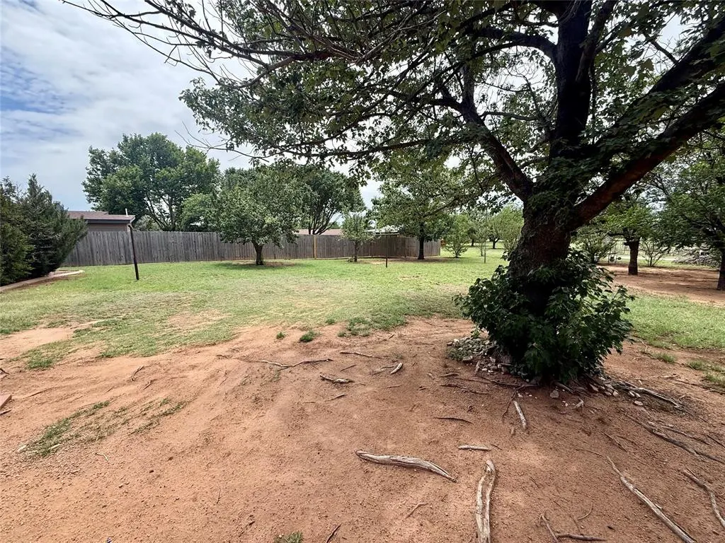Photo 23 — 905 N Ann Street, Granite, OK 73547