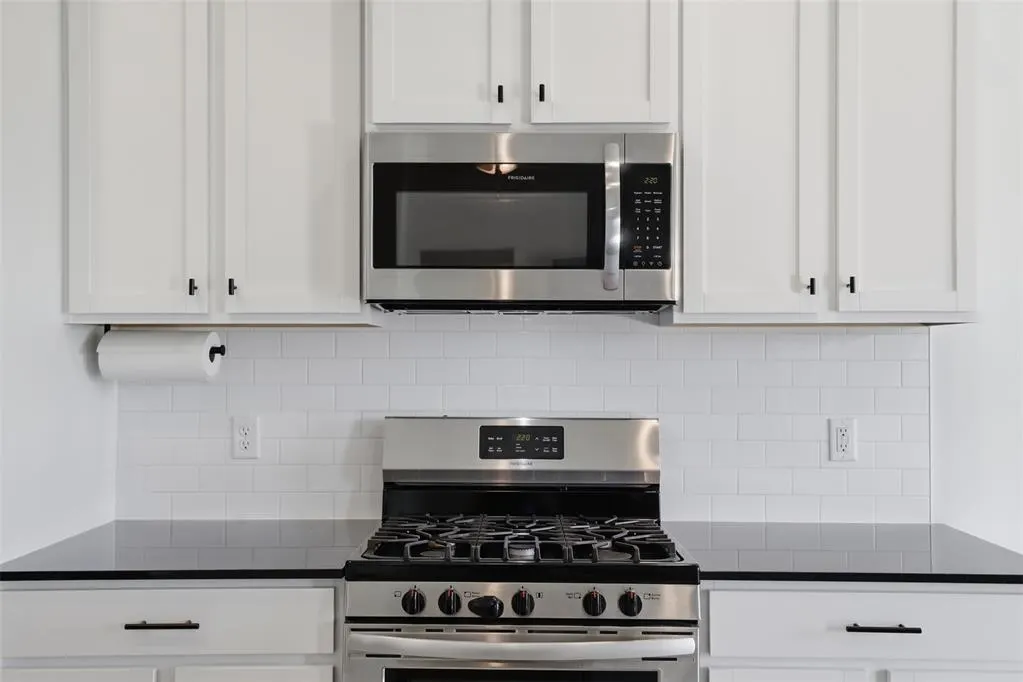 Photo 13 — 9005 NW 121st Terrace, Yukon, OK 73099