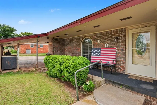 Photo 4 — 502 W Enterprise Avenue, Sayre, OK 73662