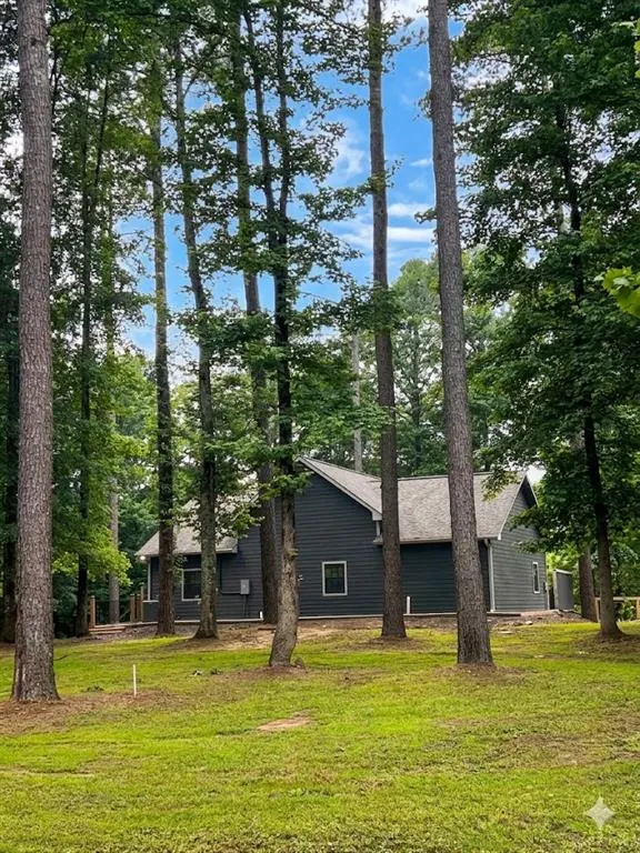 Photo 2 — 915 Riverview Road, Smithville, OK 74957