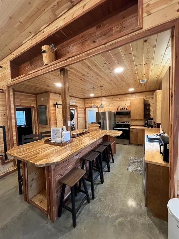 Photo 5 — 915 Riverview Road, Smithville, OK 74957