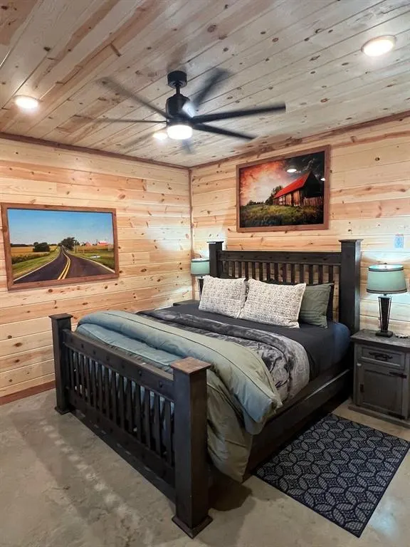 Photo 12 — 915 Riverview Road, Smithville, OK 74957
