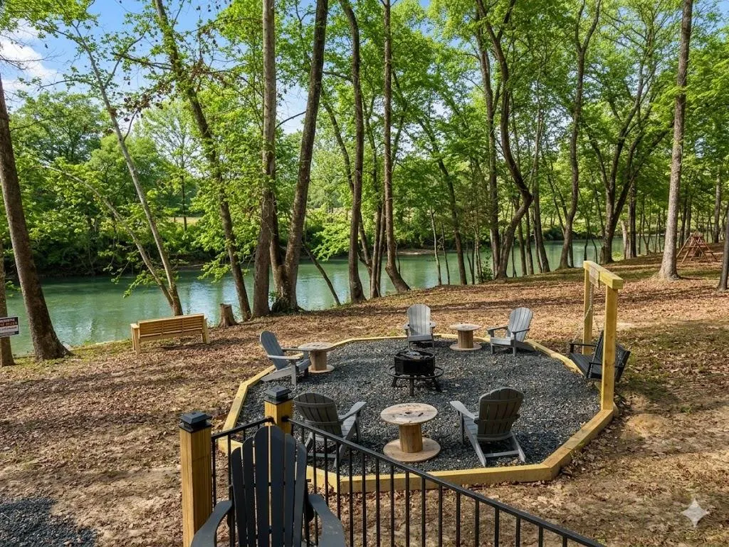 Front exterior — 915 Riverview Road, Smithville, OK 74957