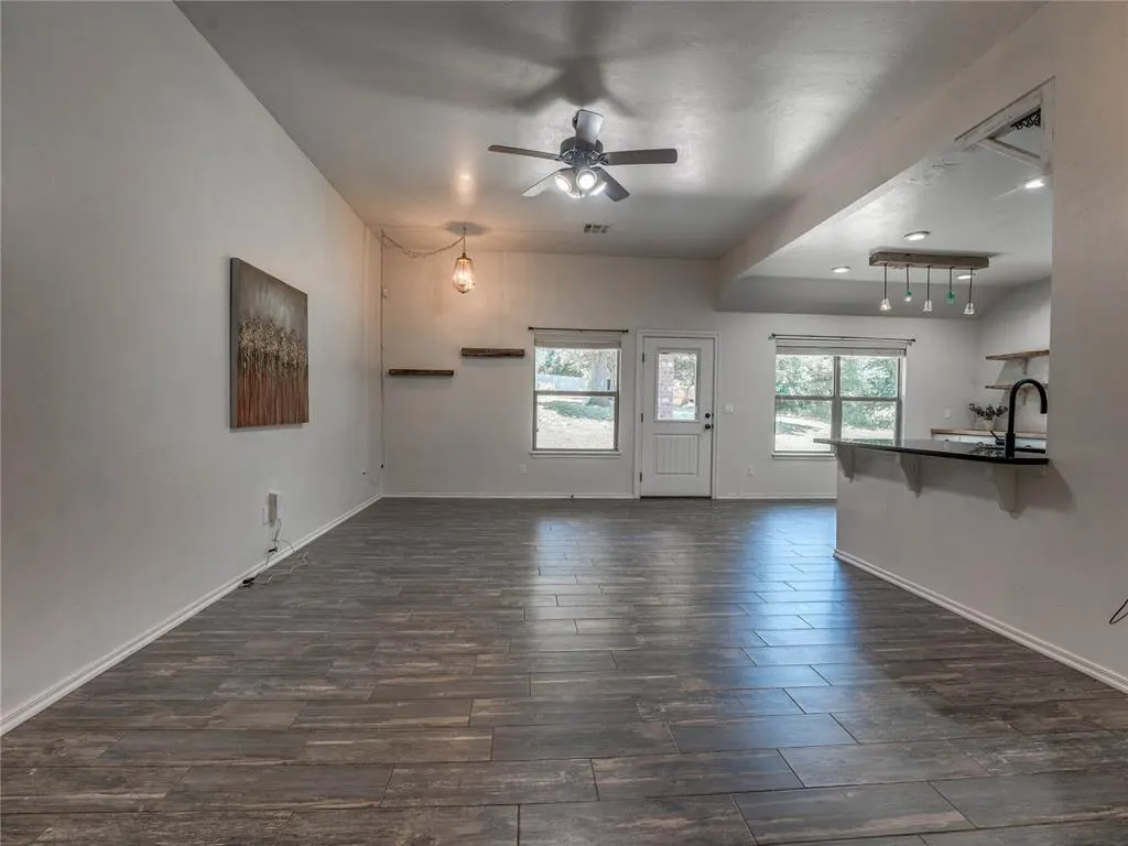 Photo 2 — 5865 Timberland Crossing, Guthrie, OK 73044