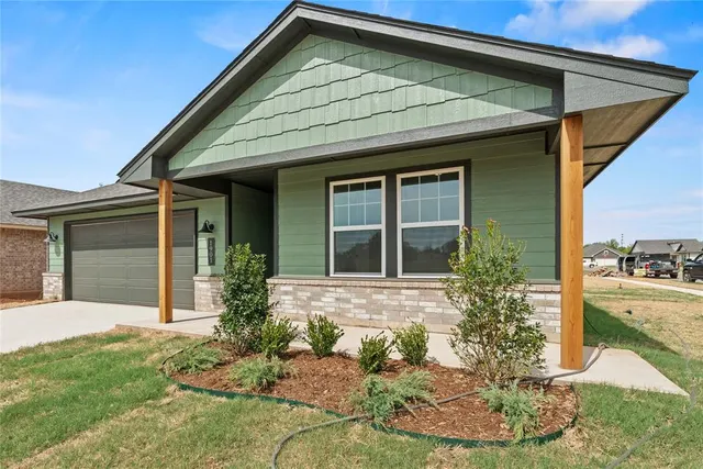 Photo 4 — 1901 Sage Valley Terrace, Yukon, OK 73099