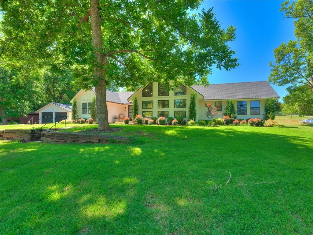 Photo 44 — 2221 W College Avenue, Guthrie, OK 73044