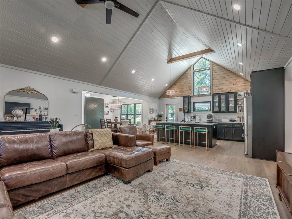 Photo 17 — 2221 W College Avenue, Guthrie, OK 73044