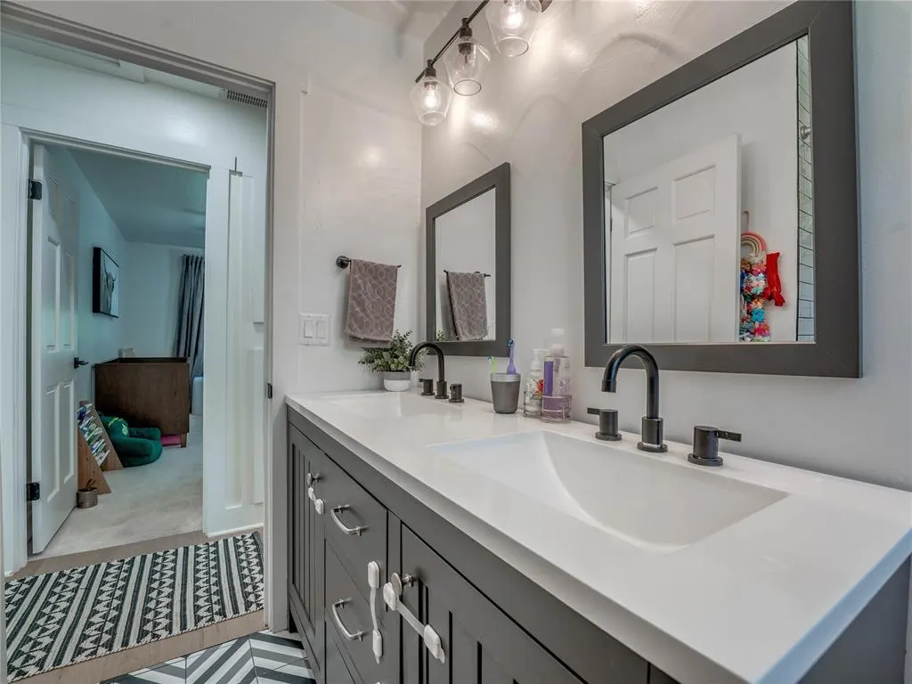 Photo 34 — 2221 W College Avenue, Guthrie, OK 73044