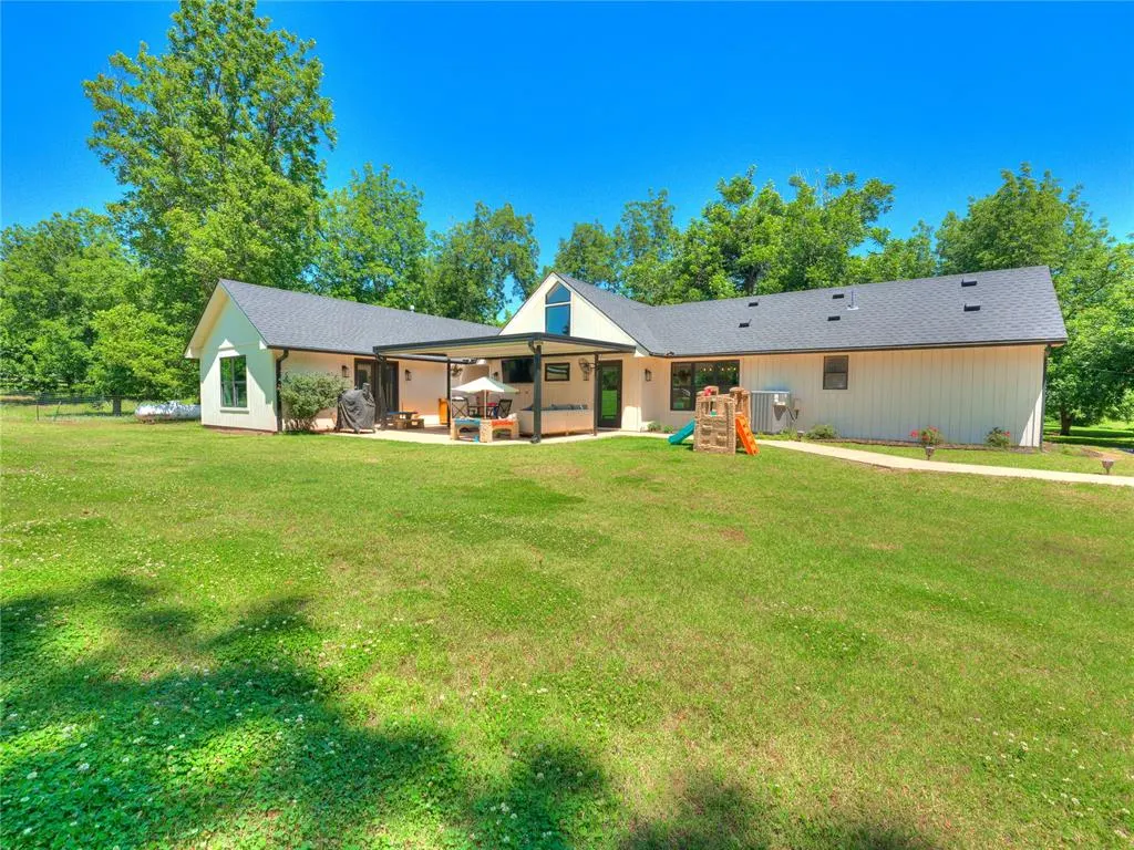Photo 38 — 2221 W College Avenue, Guthrie, OK 73044