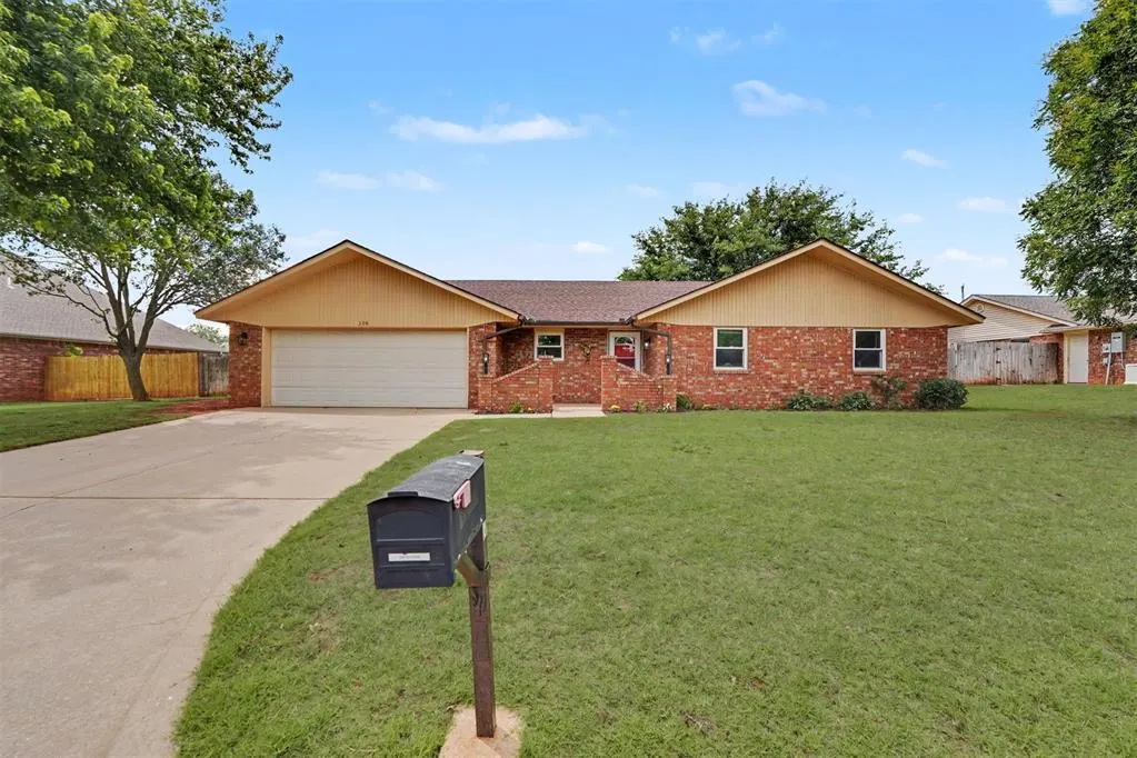 Photo 2 — 308 Elkview Drive, Elk City, OK 73644