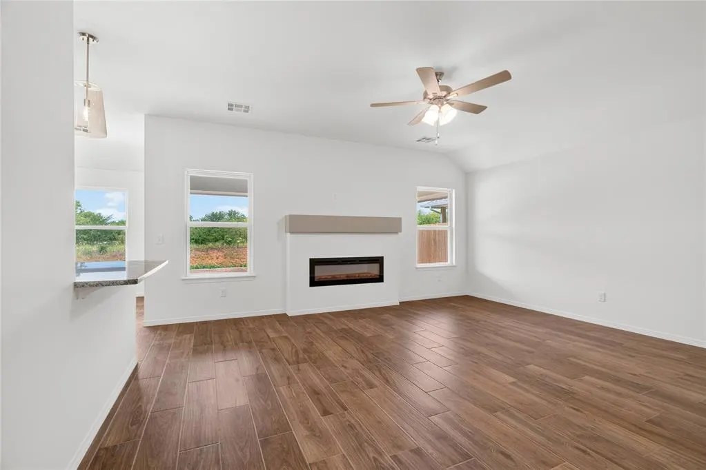 Photo 7 — 1905 Long Cove Avenue, Yukon, OK 73099