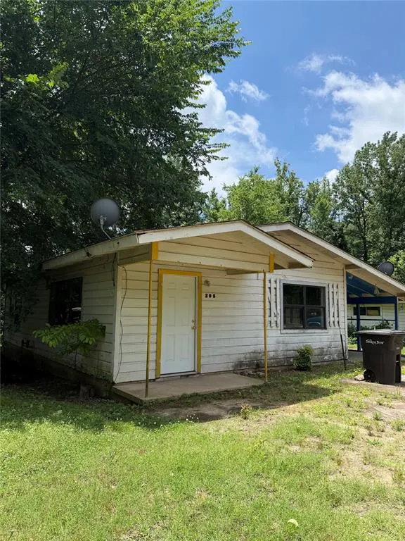 Front exterior — 205 Tanglewood Street, Broken Bow, OK 74728
