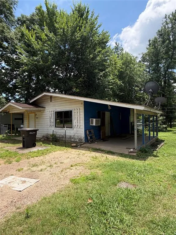 Photo 2 — 205 Tanglewood Street, Broken Bow, OK 74728