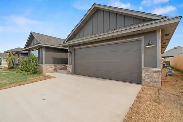 Photo 4 — 10641 SW 18th Street, Yukon, OK 73099