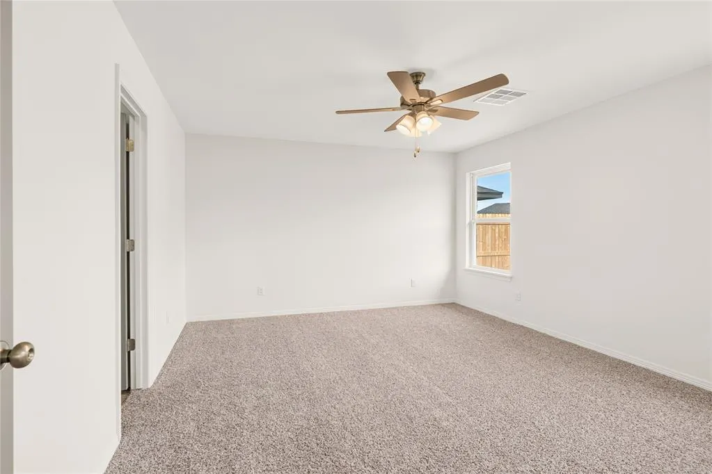 Photo 14 — 10641 SW 18th Street, Yukon, OK 73099