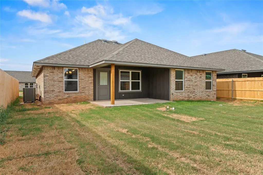 Photo 28 — 10641 SW 18th Street, Yukon, OK 73099