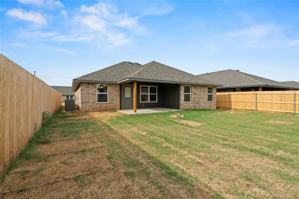 Photo 29 — 10641 SW 18th Street, Yukon, OK 73099