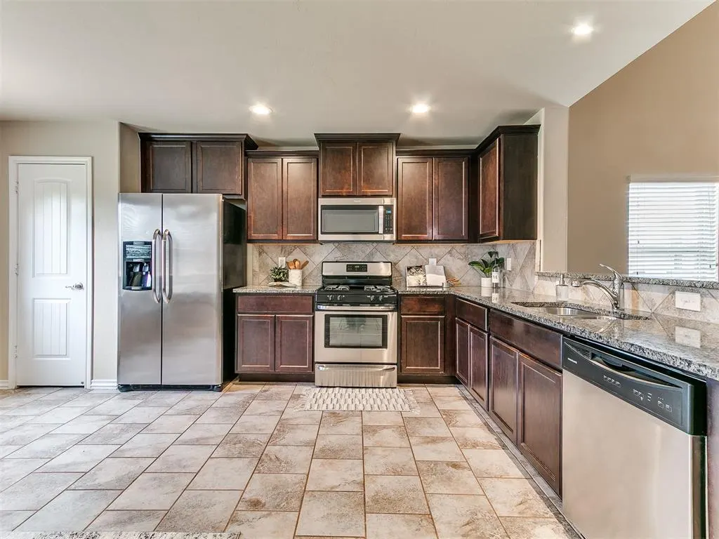 Photo 15 — 14825 Slippery Falls Circle, Oklahoma City, OK 73142