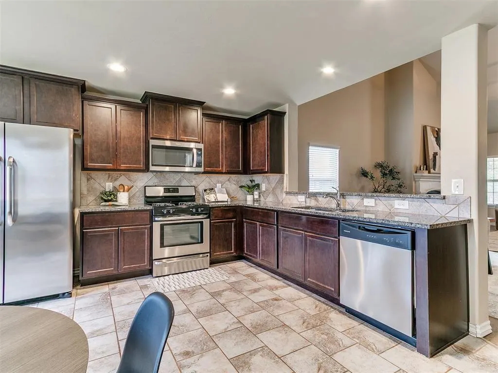Photo 16 — 14825 Slippery Falls Circle, Oklahoma City, OK 73142