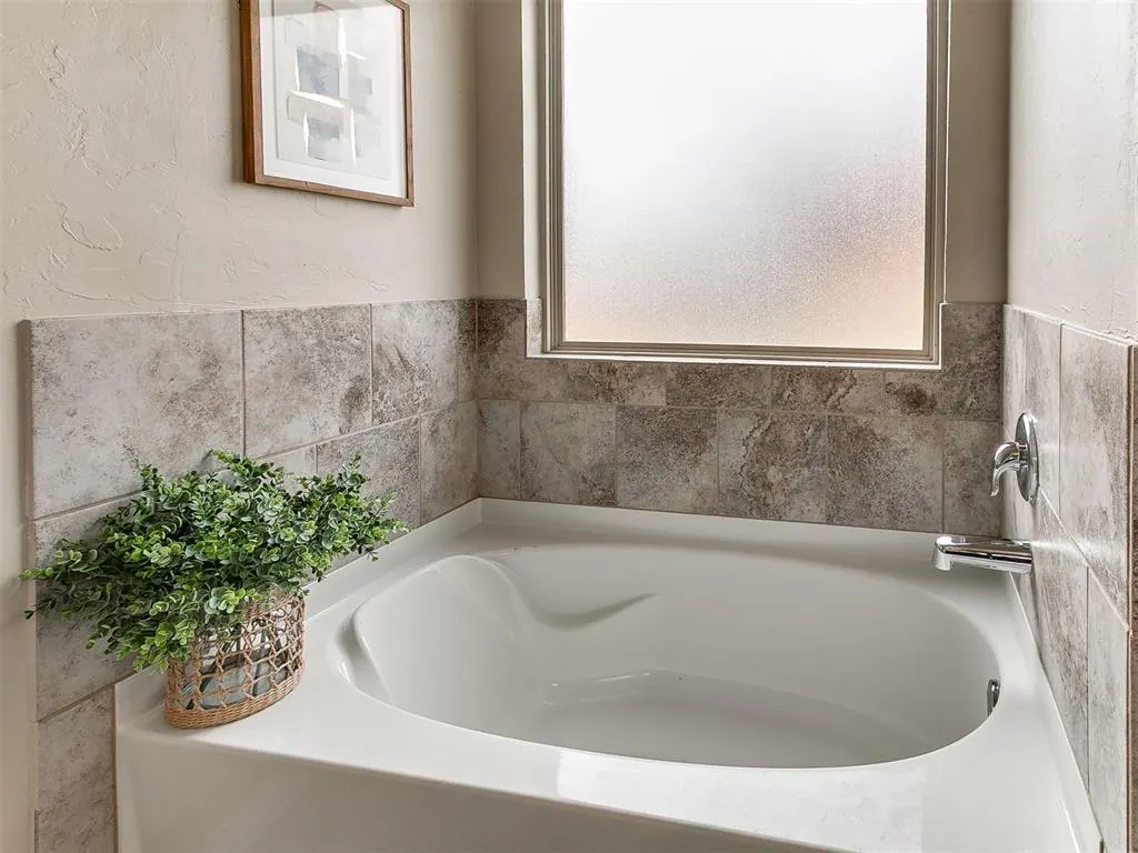 Photo 27 — 14825 Slippery Falls Circle, Oklahoma City, OK 73142