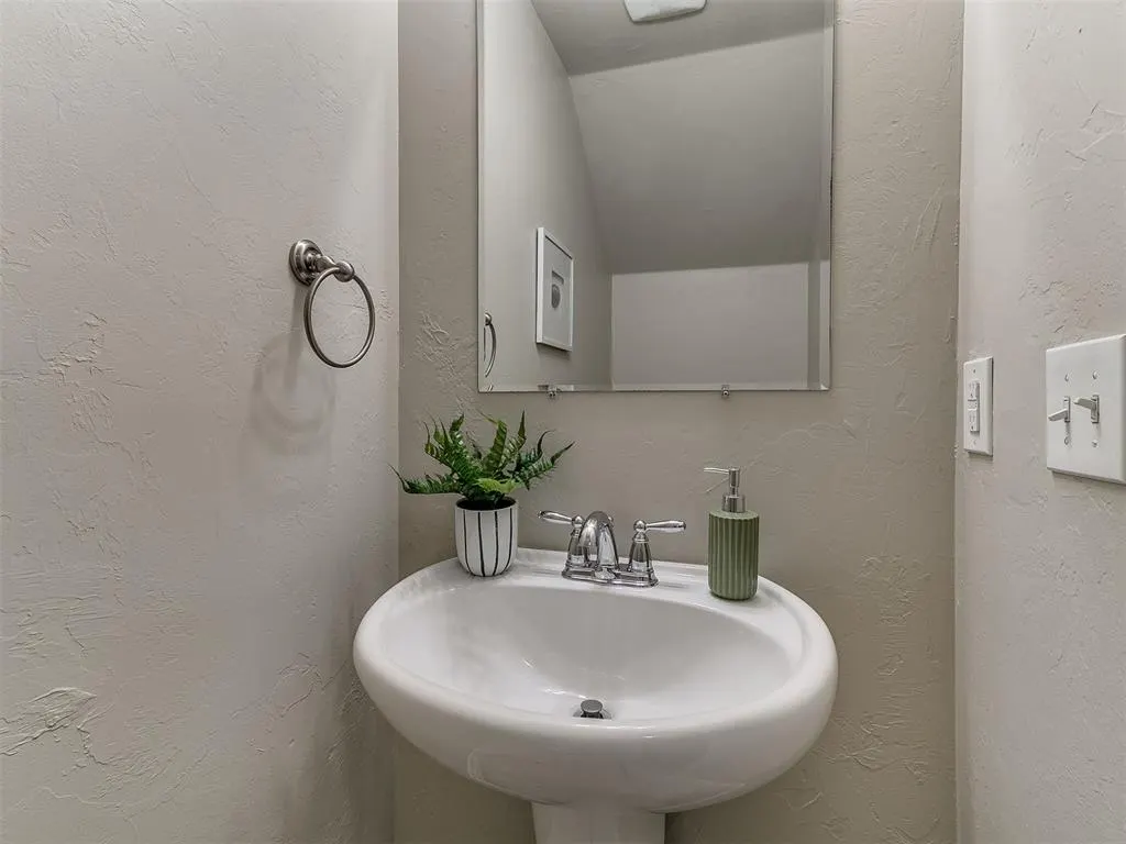 Photo 29 — 14825 Slippery Falls Circle, Oklahoma City, OK 73142