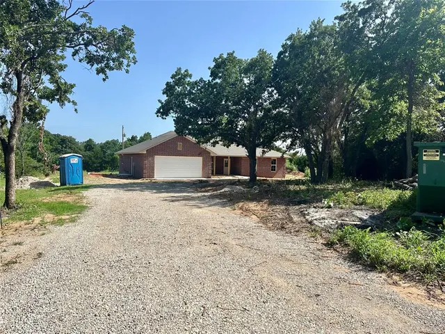 Photo 2 — 2465 Gina Court, Guthrie, OK 73044