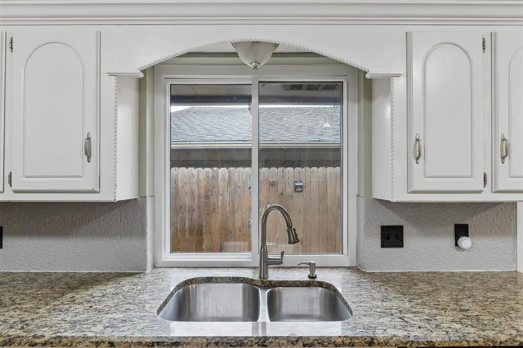 Photo 14 — 6016 Marlow Lane, Oklahoma City, OK 73132