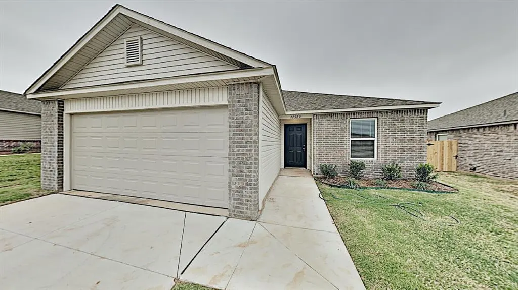 Front exterior — 11520 NW 97th Street, Yukon, OK 73099