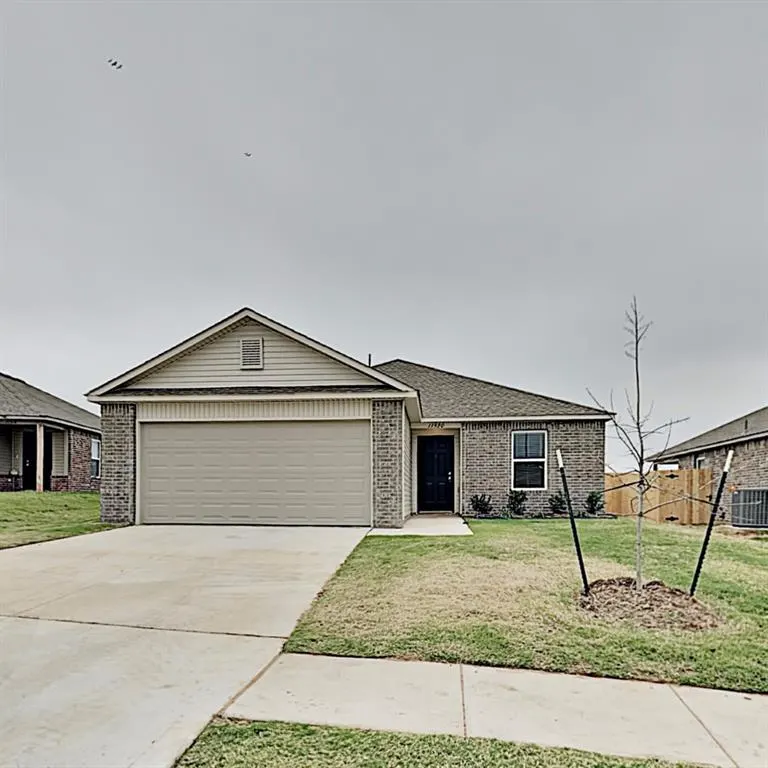Photo 2 — 11520 NW 97th Street, Yukon, OK 73099