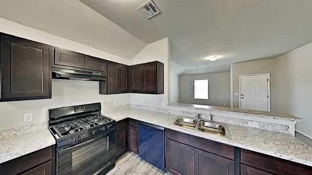 Photo 6 — 11520 NW 97th Street, Yukon, OK 73099
