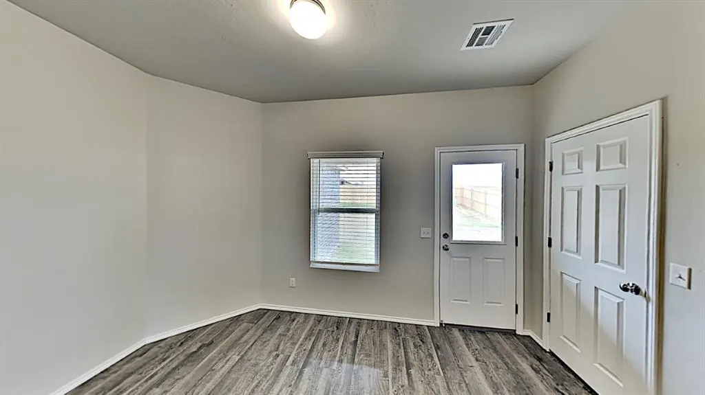 Photo 7 — 11520 NW 97th Street, Yukon, OK 73099