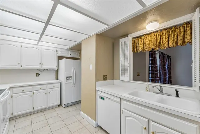 Photo 4 — 2011 Three Stars Road, Edmond, OK 73034