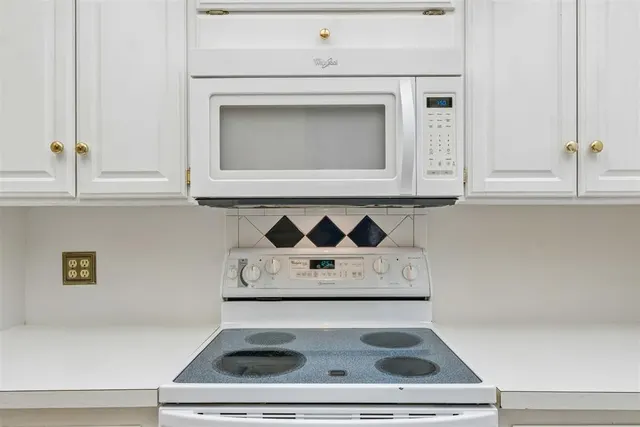 Photo 7 — 2011 Three Stars Road, Edmond, OK 73034