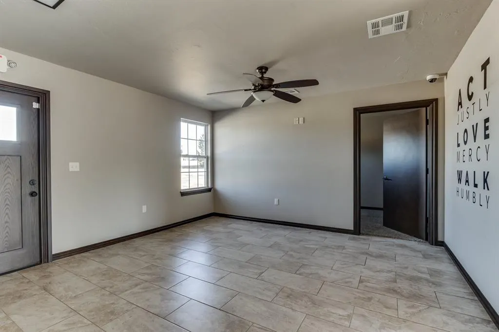 Photo 6 — 16758 NE 23rd Street, Choctaw, OK 73020