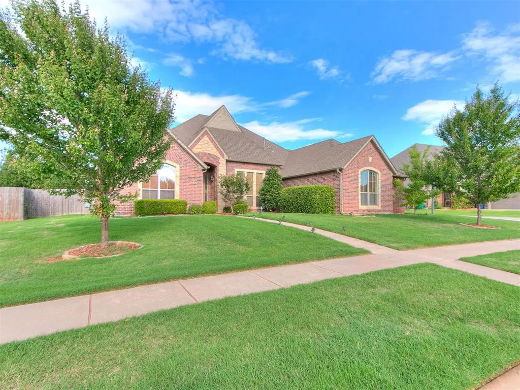 Photo 4 — 15212 Grayson Drive, Edmond, OK 73013