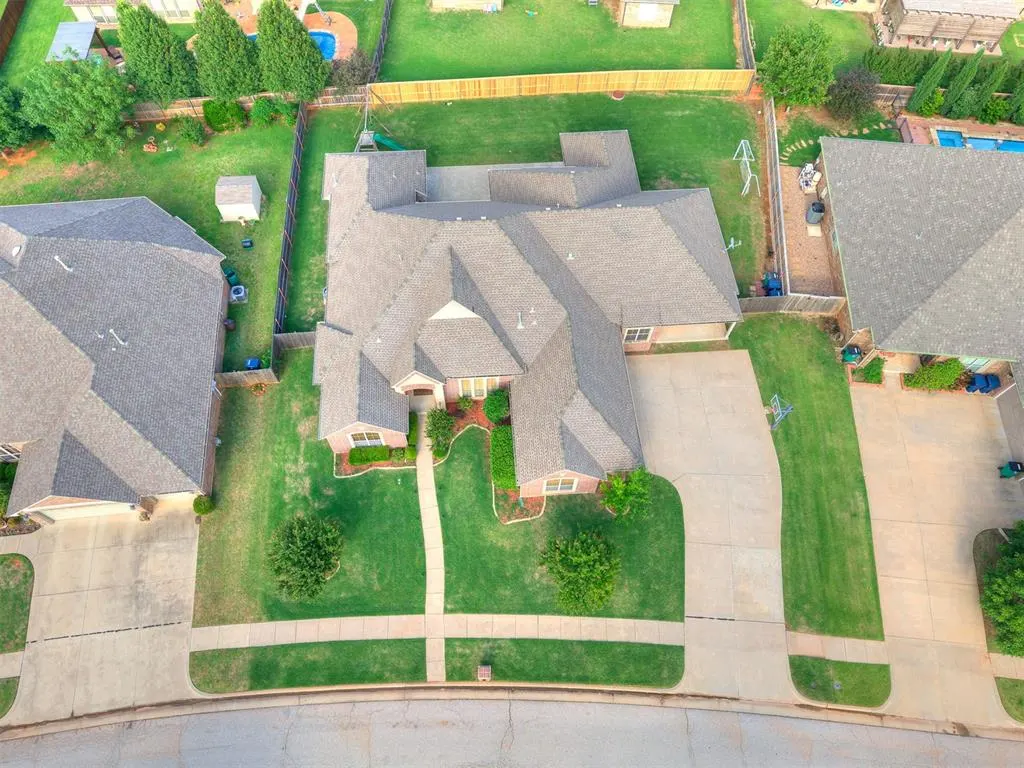 Photo 5 — 15212 Grayson Drive, Edmond, OK 73013