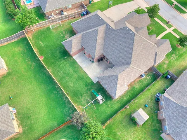 Photo 6 — 15212 Grayson Drive, Edmond, OK 73013
