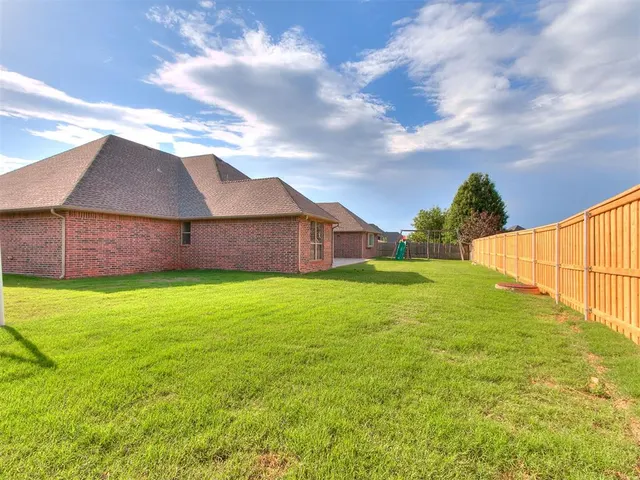 Photo 8 — 15212 Grayson Drive, Edmond, OK 73013