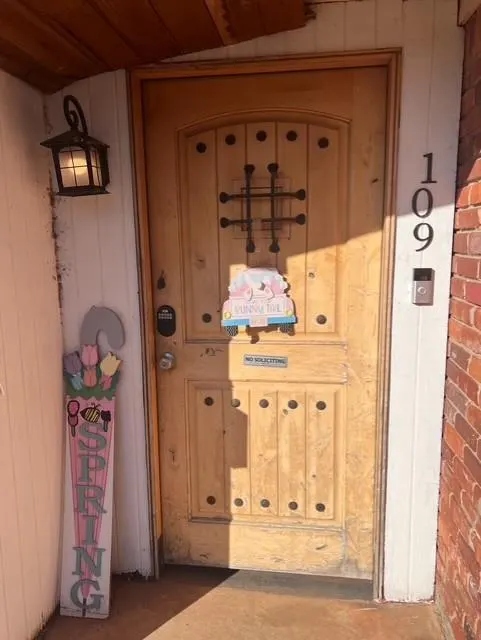 Photo 2 — 109 SE 57th Street, Oklahoma City, OK 73129