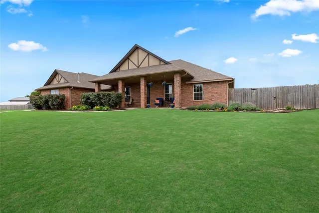 Photo 2 — 13640 Ridge View Lane, Edmond, OK 73025