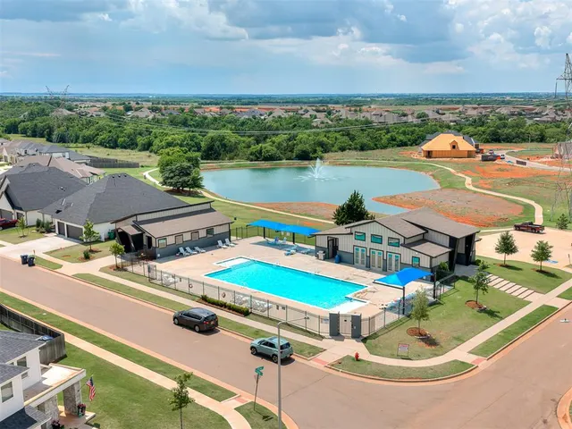 Photo 4 — 8012 NW 152nd Terrace, Edmond, OK 73013
