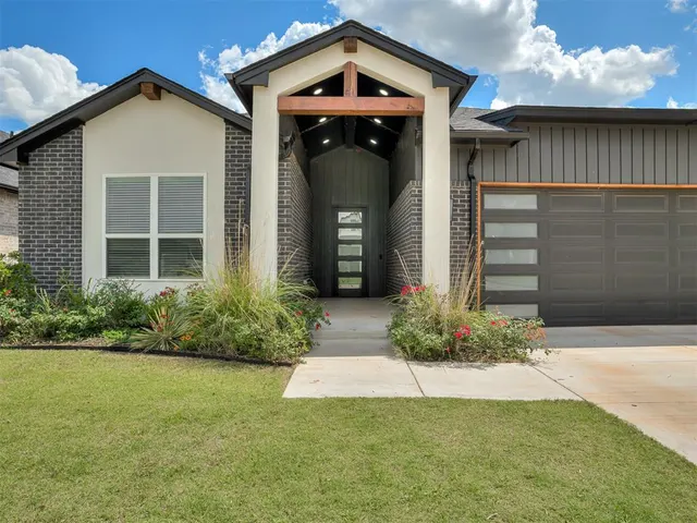 Photo 2 — 8012 NW 152nd Terrace, Edmond, OK 73013
