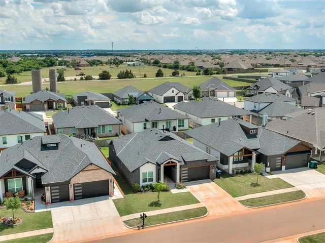 Photo 5 — 8012 NW 152nd Terrace, Edmond, OK 73013