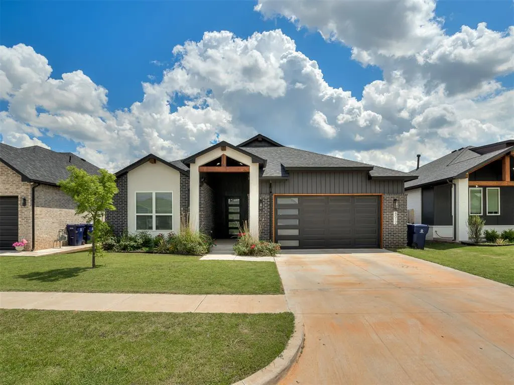 Front exterior — 8012 NW 152nd Terrace, Edmond, OK 73013