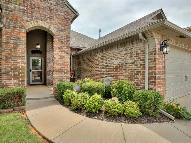 Photo 2 — 8240 NW 159th Street, Edmond, OK 73013