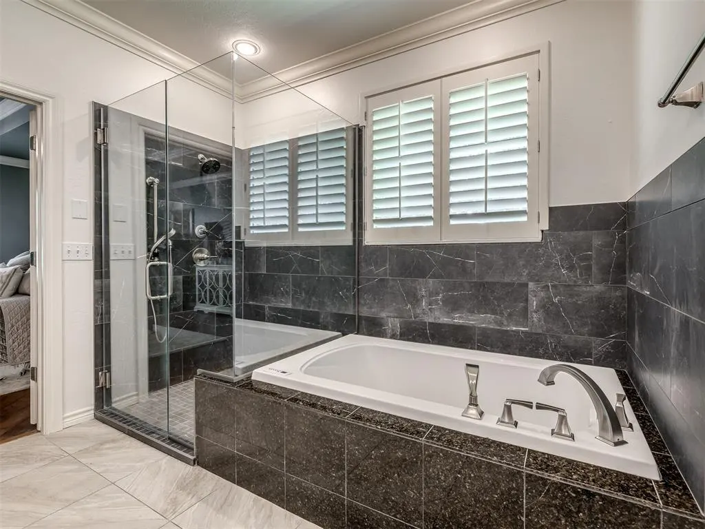 Photo 14 — 124 Lakeview Court, Edmond, OK 73003