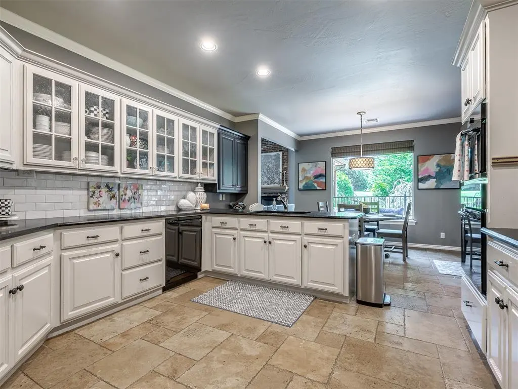Photo 19 — 124 Lakeview Court, Edmond, OK 73003